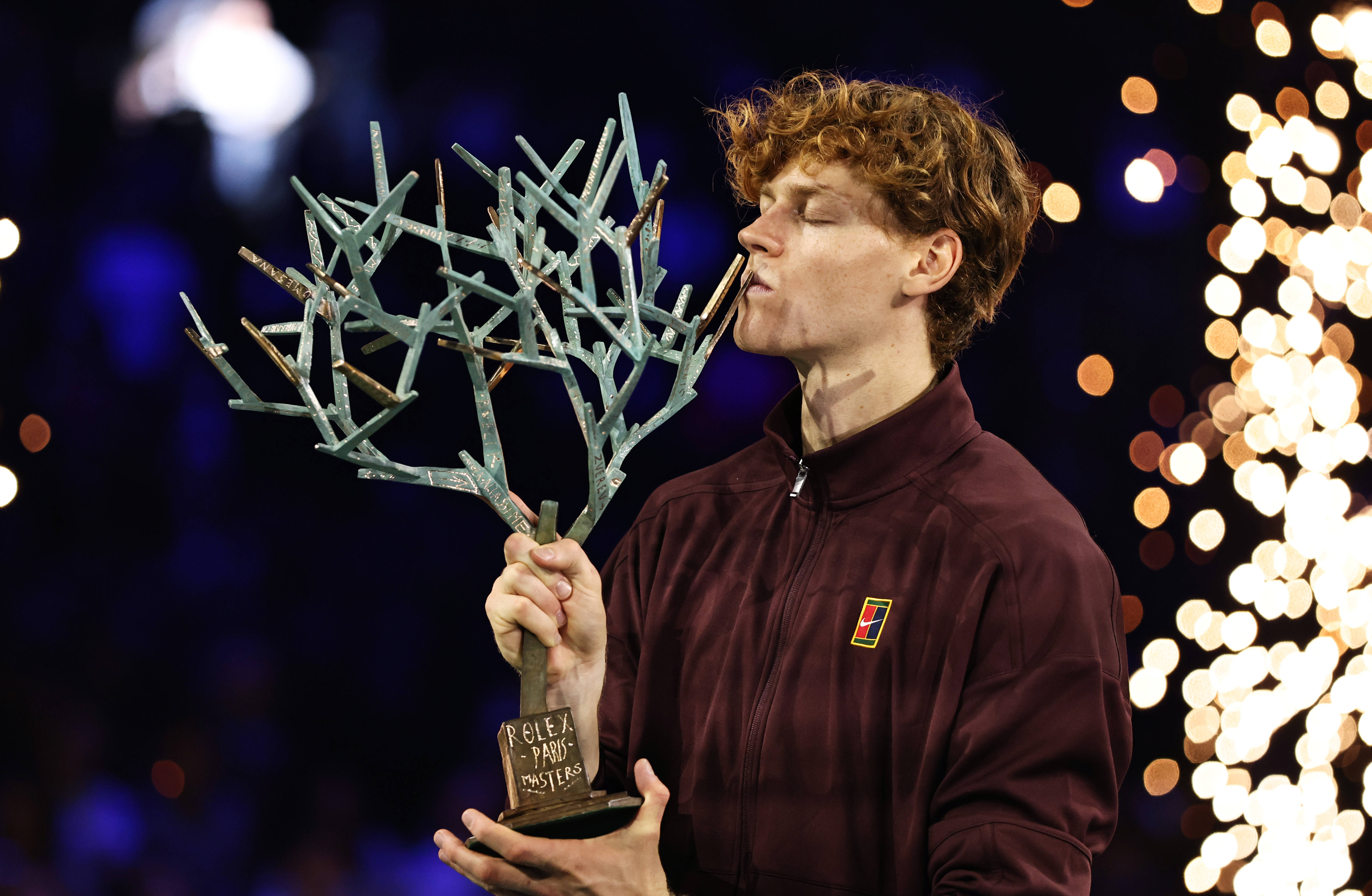 巴黎网球大师赛：辛纳夺冠