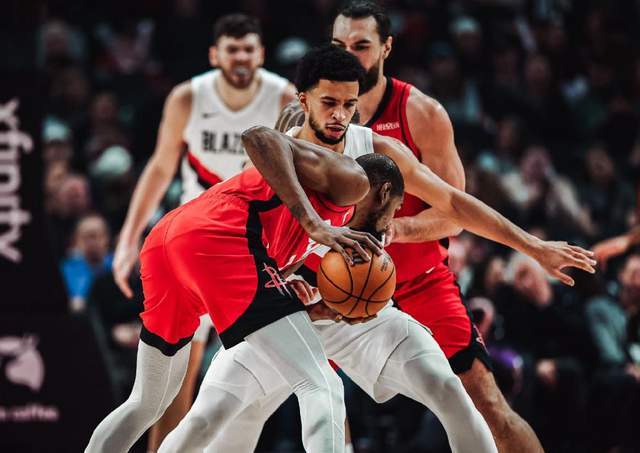 4年5500万！场均轰26+7+7，NBA最失望球队，把重建基石便宜卖掉了