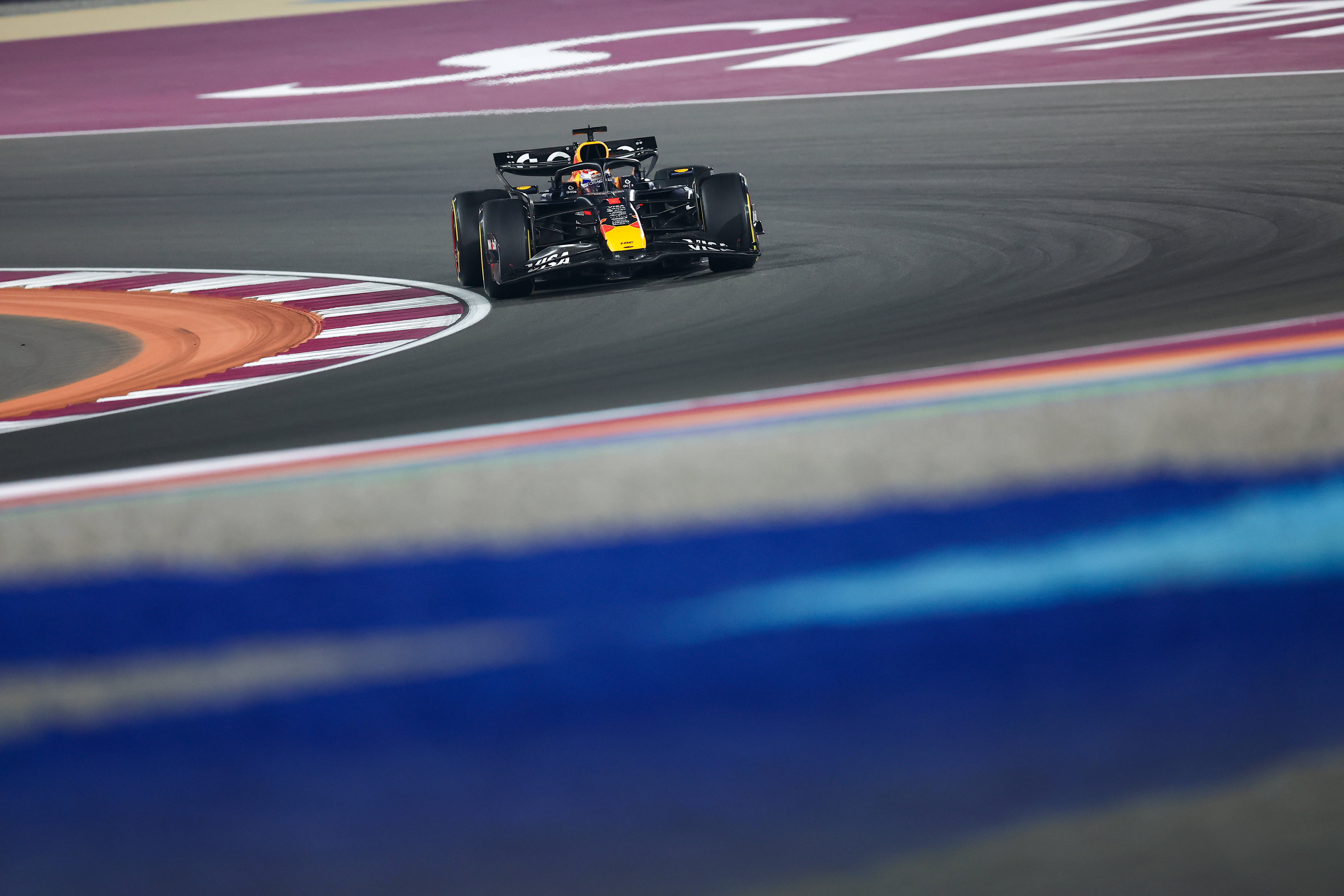 （体育）赛车——F1卡塔尔大奖赛：维斯塔潘夺冠