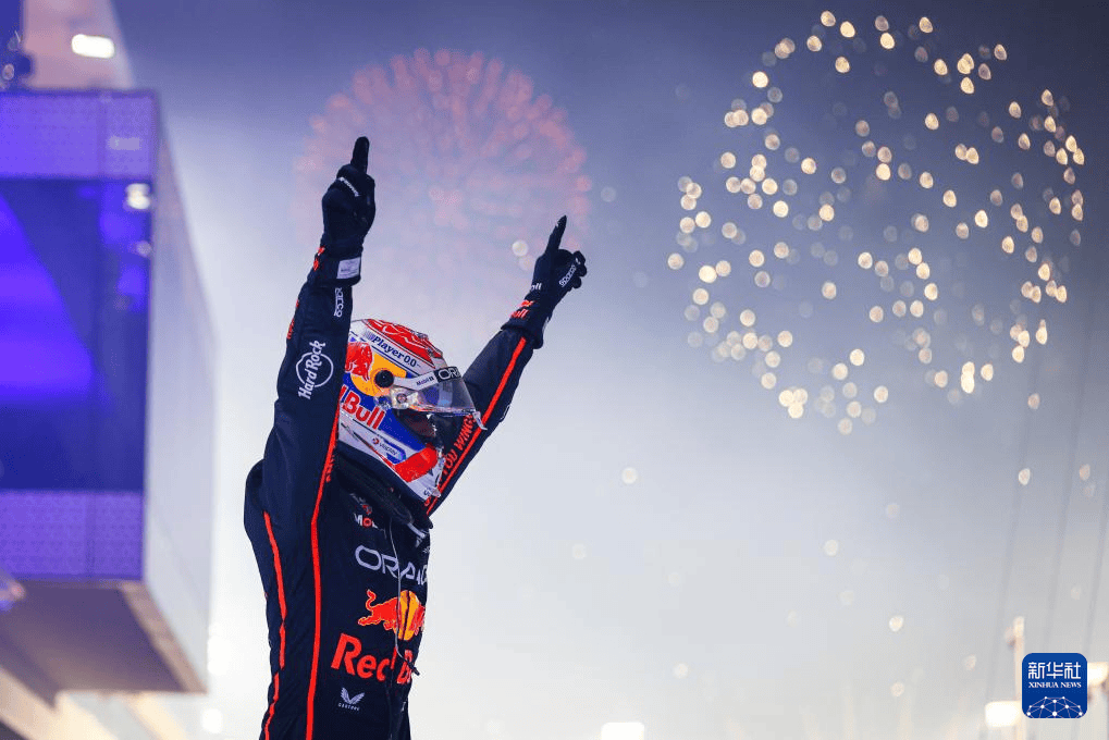 组图：F1卡塔尔大奖赛 荷兰车手维斯塔潘夺冠